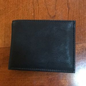 Men’s black leather wallet